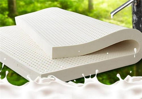 大会决定现场拍卖贵州三都产：茉莉红茶200套