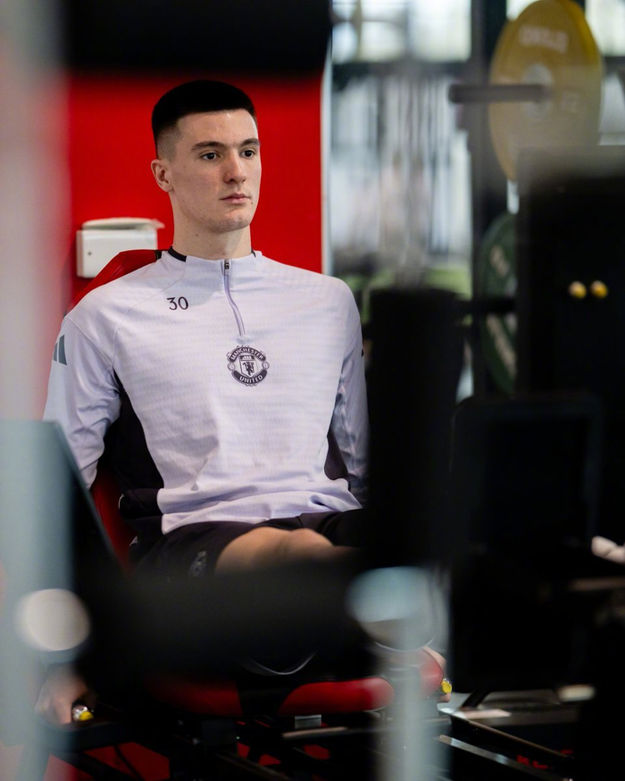 姆伯莫因伤退出国家队征召 谢什科伤情未愈暂不