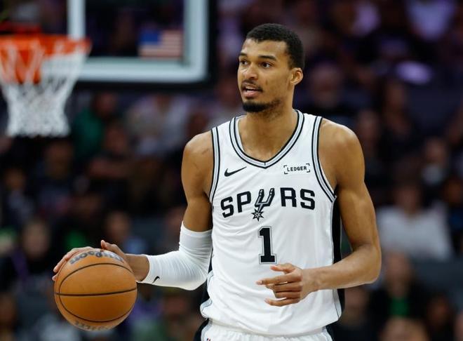 文班亚马统治内线马刺大胜公牛豪取九连胜