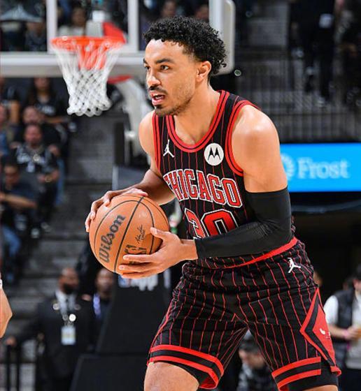 文班亚马统治内线马刺大胜公牛豪取九连胜