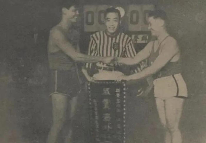 上海久事男篮21连胜提前锁定常规赛冠军，再现大